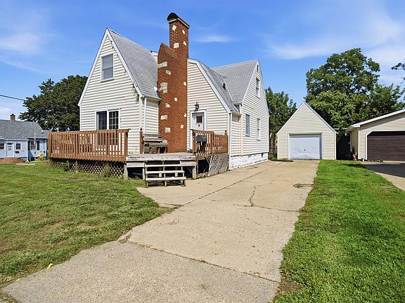 2nd image of 331 Herman St