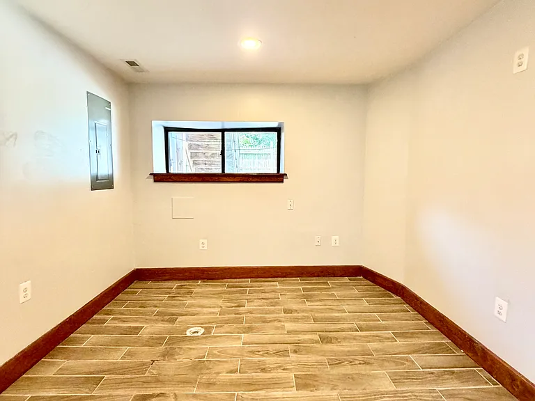916 Whitelock St #100 — Photo 18