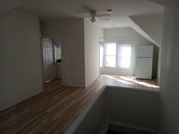 3rd image of 323 W Saginaw St APT 3