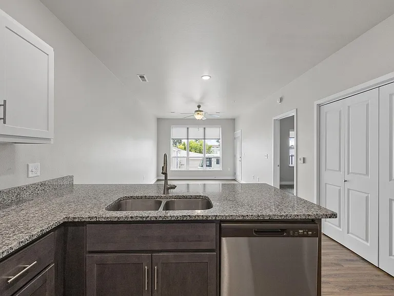 255 Robins Rd — Photo 14
