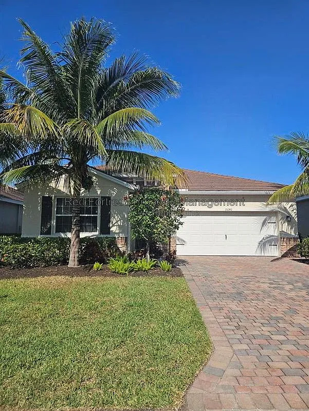 2 bed, 2.0 bath, 1800 sqft, $2,300 — Photo 1