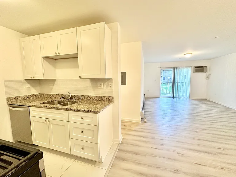 820 McIntosh Ct #106 — Photo 5