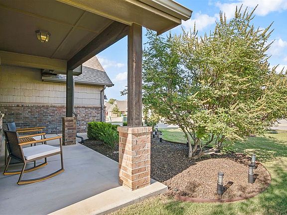 4th image of 4909 Mahogany Dr