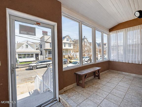 3rd image of 28 Willow Street