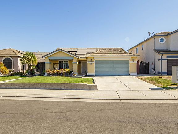 3rd image of 1441 Venice Cir