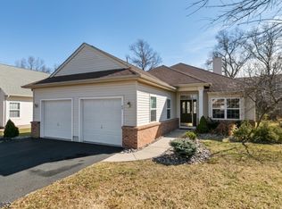 94 Renaissance Blvd, Somerset, NJ 08873