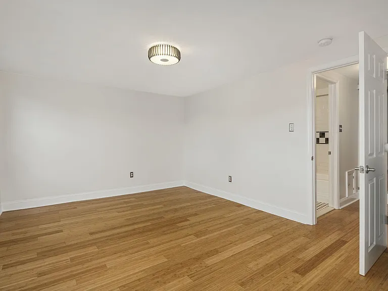 Bedroom 1 (front of house)