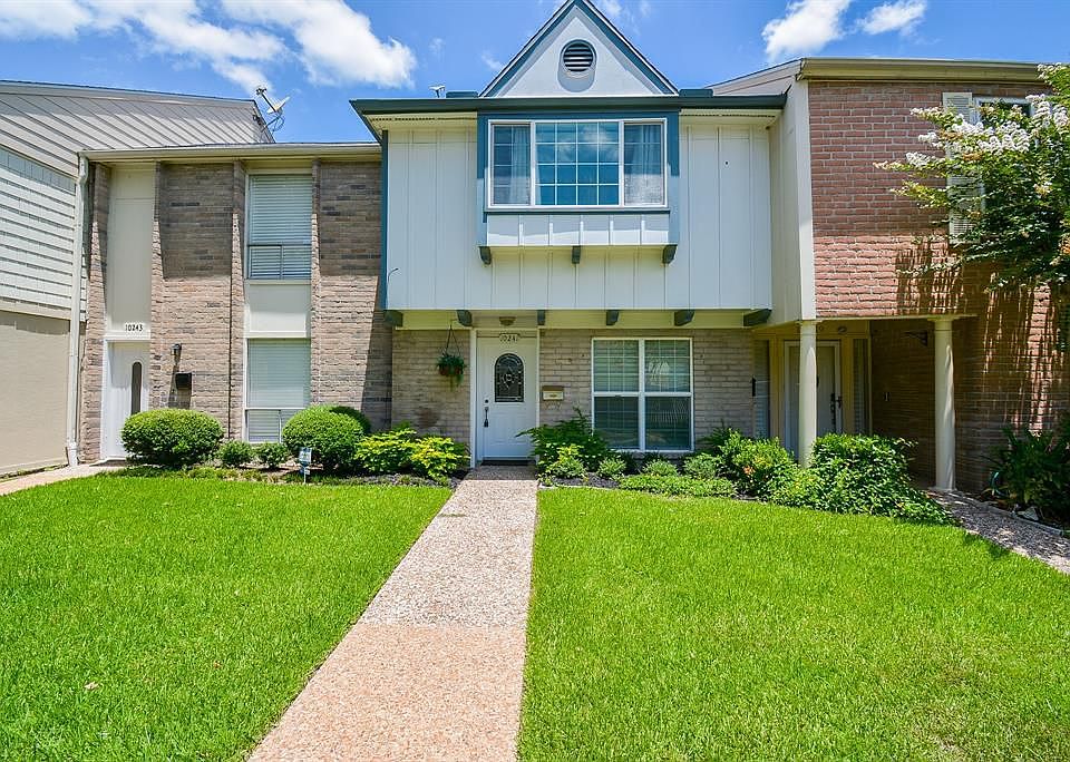 1st image of 10241 Longmont Dr #34/9