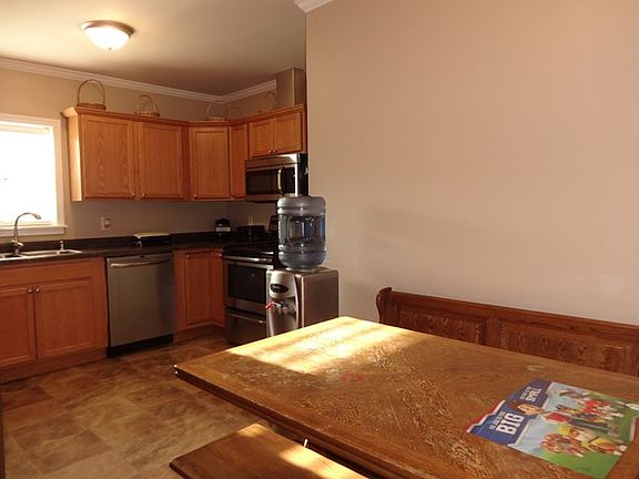 4th image of 301 W Voorhees St