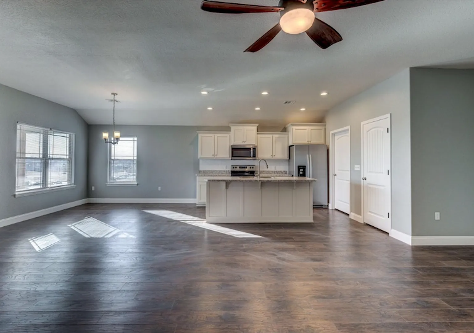 For Lease 3-Bed / 2-Bath 2219 Kentucky Ave, Joplin, MO — Photo 3