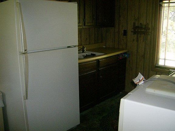 4th image of 4237 Carlson Ln