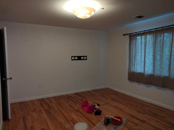 3rd image of 16 Fillmore St