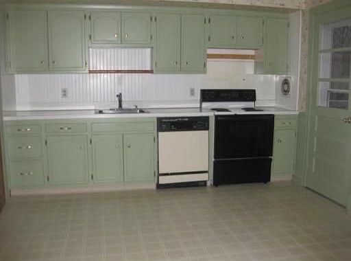 3rd image of 12 Woodrum Dr