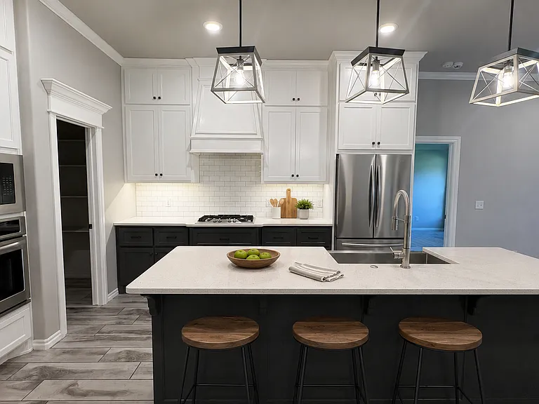 8216 Poplar Dr — Photo 4