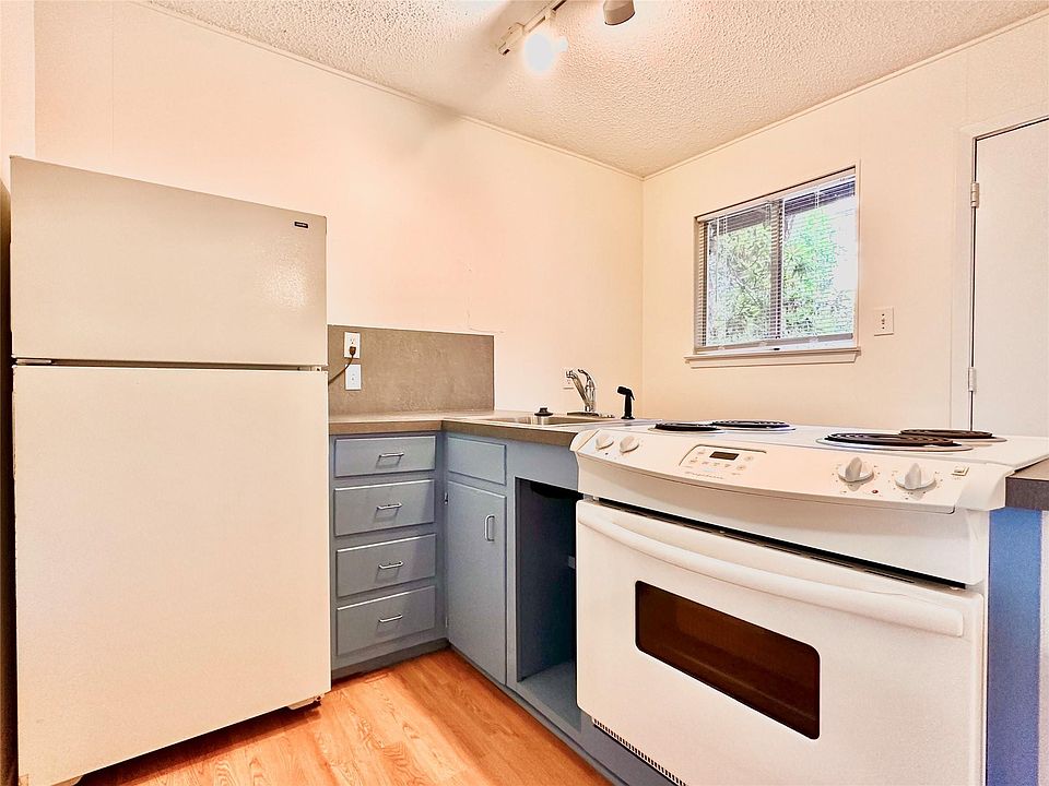 2nd image of 2721 Hemphill Park #B-103-21a