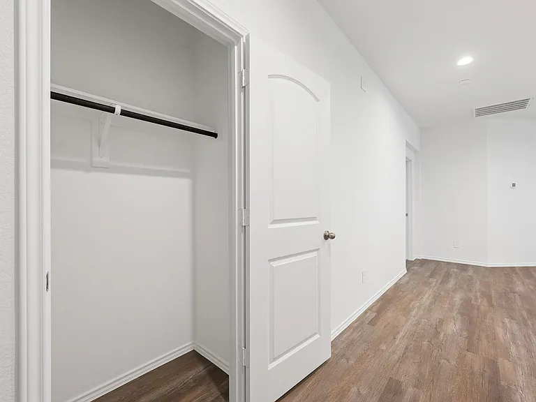 3085 Emerald Ocean Dr — Photo 35