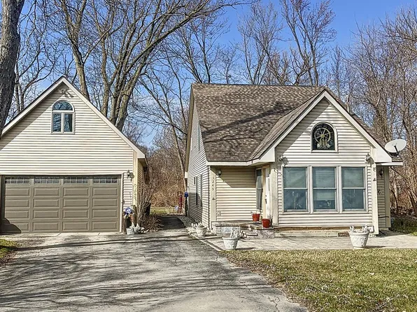 3249 Lester Dr, Highland, MI 48356