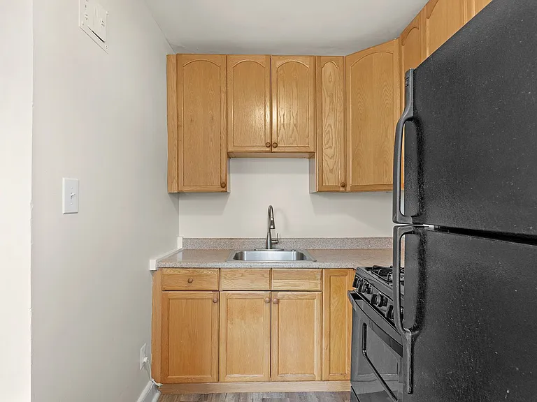 3706 W Franklin St — Photo 9