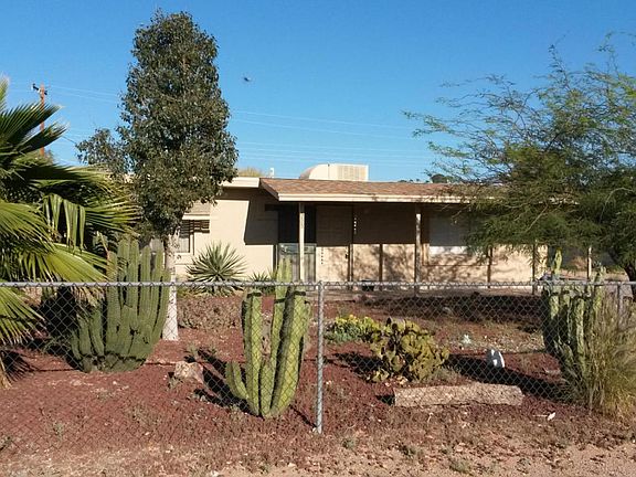 3rd image of 555 S Lawson Dr