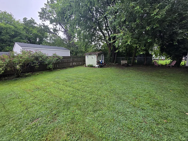 428 Gladstone Rd — Photo 18