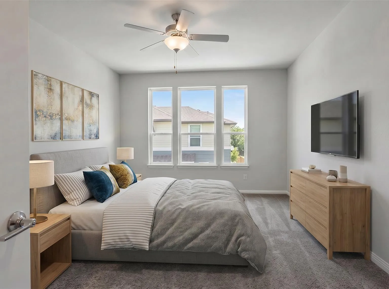 3 bed, 2.5 bath, 1615 sqft, $1,950 — Photo 3