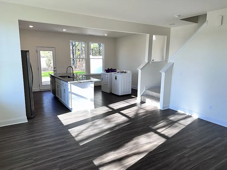 156 Wildflower Cir — Photo 2