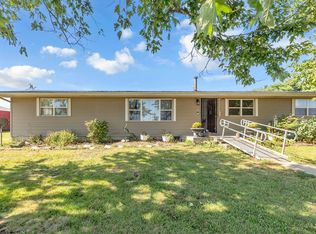 2437 N 1700 East Rd, Findlay, IL 62534