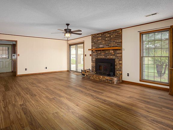 3rd image of 75 Murphy Dr