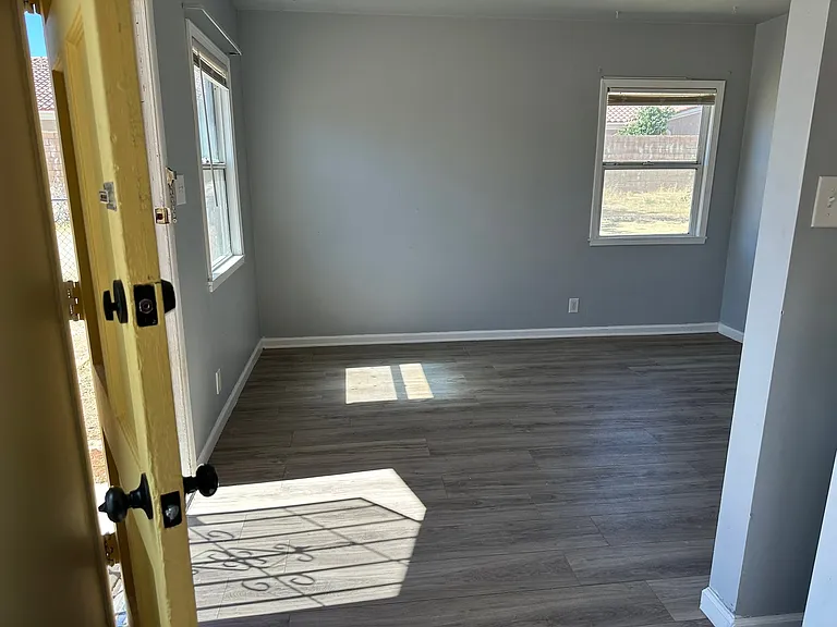 16753 Sultana St — Photo 2