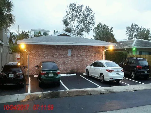 1416 NE 5th Ct #3 — Photo 2