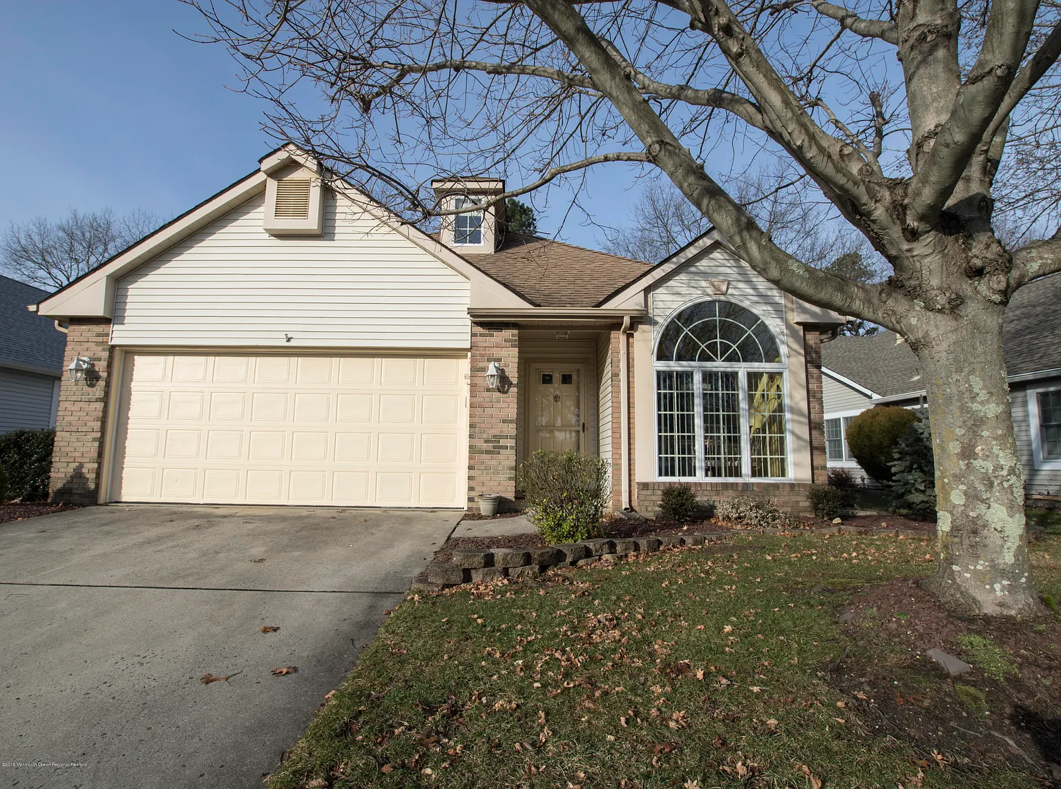 1572 Goldspire Rd photo 1
