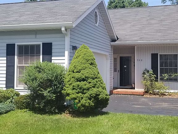 2nd image of 709 E Pepperridge Dr