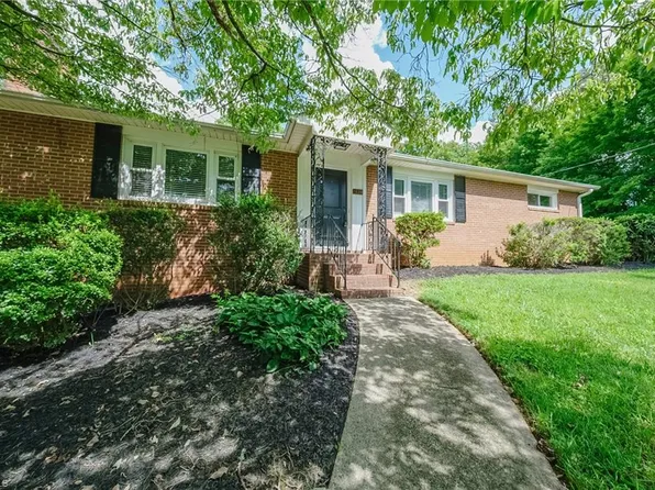 241 Commonwealth Dr, Winston Salem, NC 27104