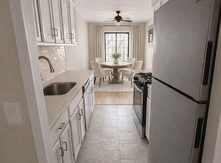 2 Elmwood Park Dr APT 224, Staten Island, NY