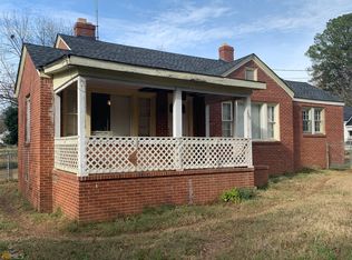 110 Barnes St, Union Point, GA 30669