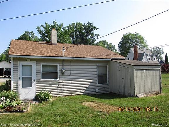 4th image of 3697 Ferndale Dr