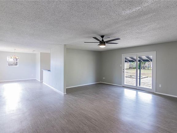 4th image of 207 N Cougar Ave