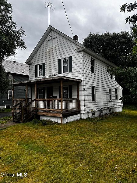 3rd image of 414 Lower Main Street