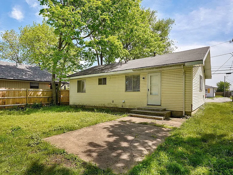 521 N Park Ave — Photo 13
