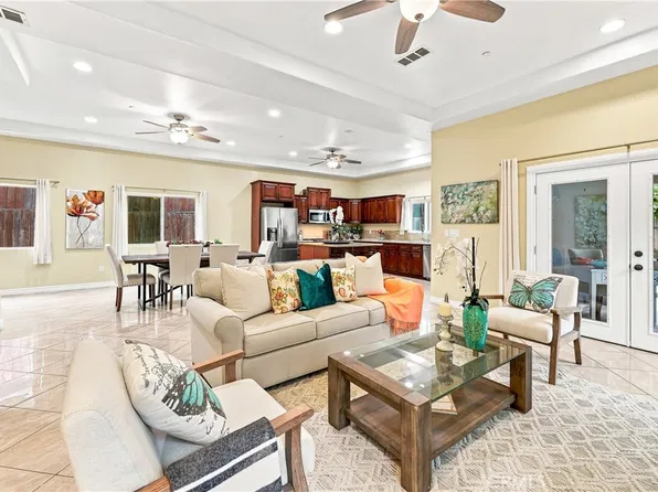 613 N Raitt St, Santa Ana, CA 92703