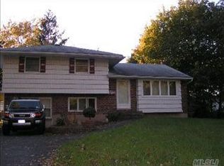 6 Fernwood Dr, Commack, NY 11725