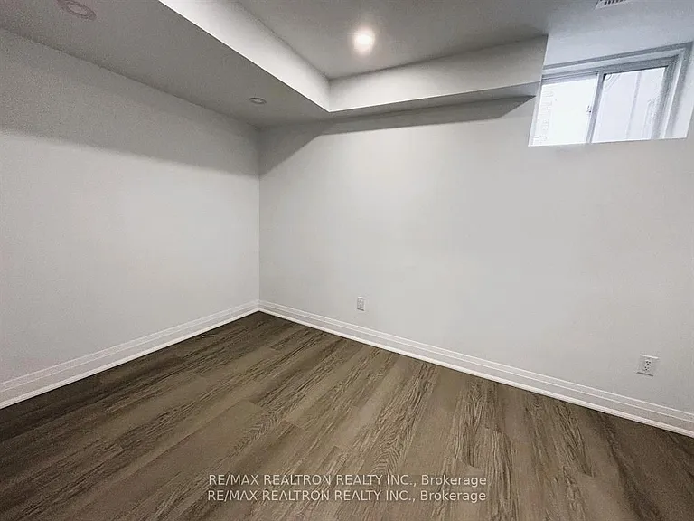 225 Webb St #BASEMENT — Photo 7