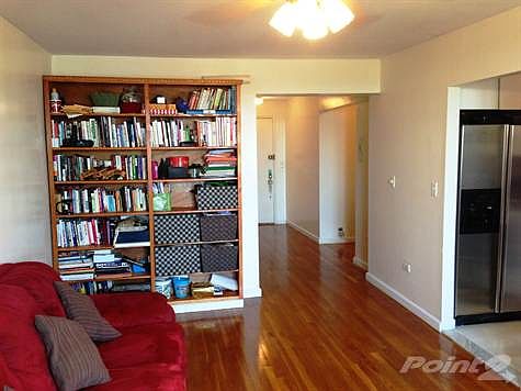 3531 Bronxwood Ave 6H Living Room