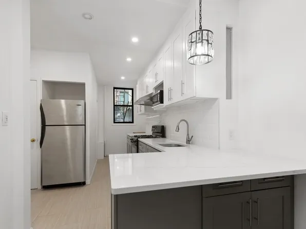 239 West 26th Street image 1 of 4