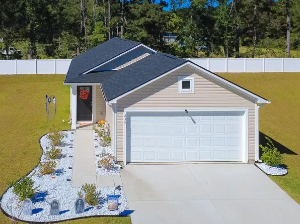 235 Birchwood Dr., Longs, SC 29568