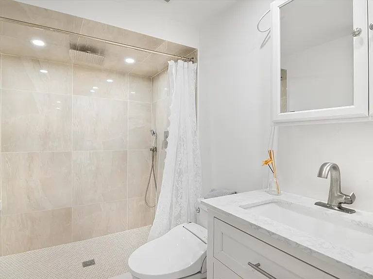 36 Amelia Ave — Photo 18