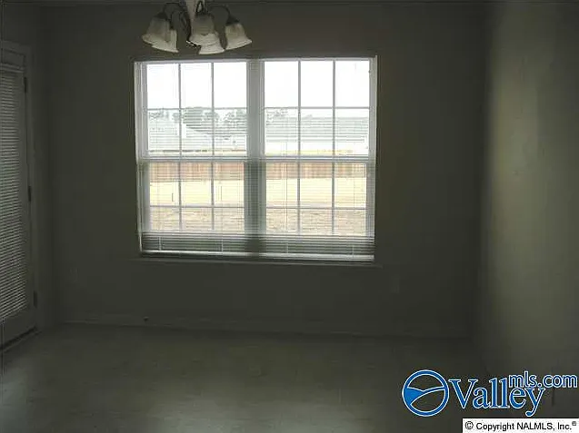 3 bed, 2.0 bath, 1595 sqft, $1,650 — Photo 3