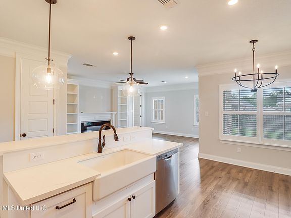 5th image of 10434 W Landon Green Cir
