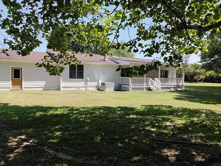 4331 Highway 24 — Photo 3