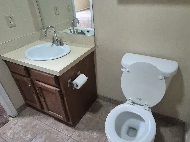 419 S Oakdale Dr #4 — Photo 12